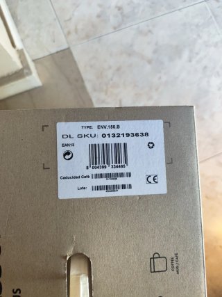 Cafetera Nespresso Vertuo Plus Roja