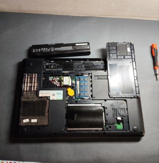 Portátil HP G62 (B80SS)