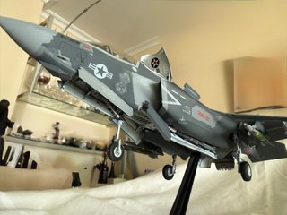 Preciosa Maqueta F35 B full vertical takeoff