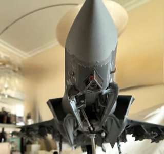 Preciosa Maqueta F35 B full vertical takeoff