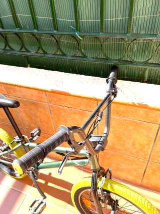 Bmx verde sin frenos