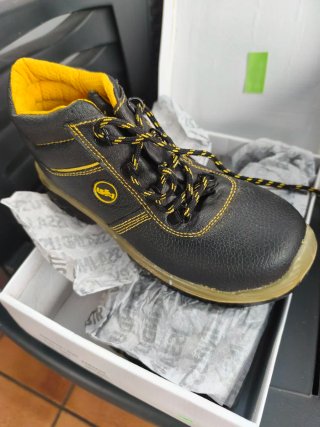 Zapatos de trabajo nuevos Talla 38