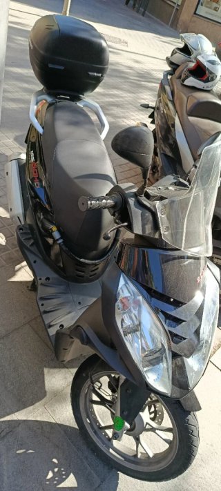 Moto Scooter Negra 6.800 Km ITV 2028