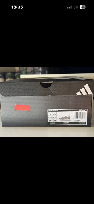 Zapatillas Adidas Grises y Blancas