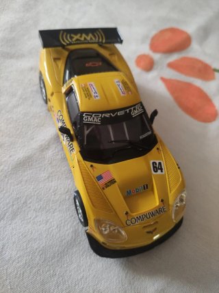 Corvette C6R Scalextric Amarillo