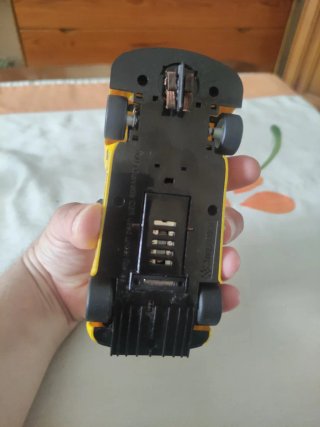 Corvette C6R Scalextric Amarillo