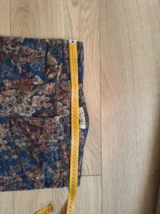 Pantalón estampado floral