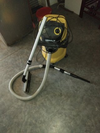 Aspiradora Industrial Amarilla