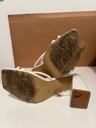 Zapatos tacón blancos cruzados talla 40