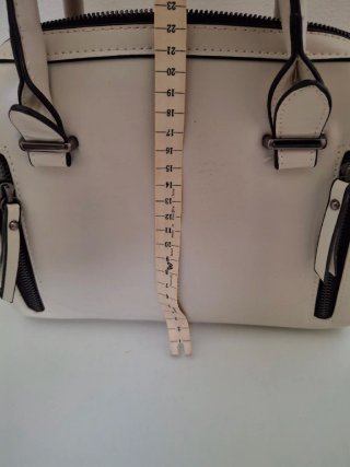 Bolso blanco y negro
