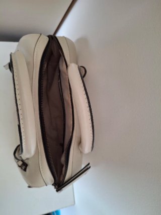 Bolso blanco y negro
