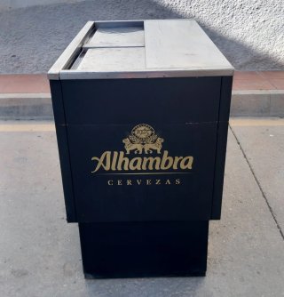 NEVERA MUY CUIDADA ACERO INOXIDABLE