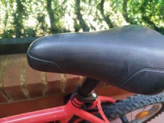Bicicleta infantil B'Twin 14 roja