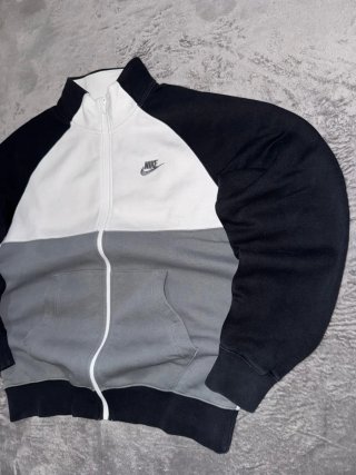 Chaqueta Streetwear Nike blanco negro gris talla M