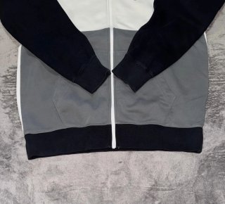 Chaqueta Streetwear Nike blanco negro gris talla M