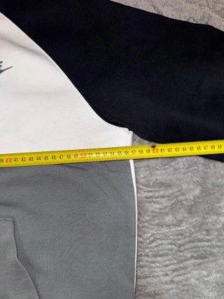 Chaqueta Streetwear Nike blanco negro gris talla M