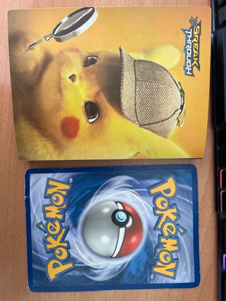 Álbum de cartas Pokémon viejas
