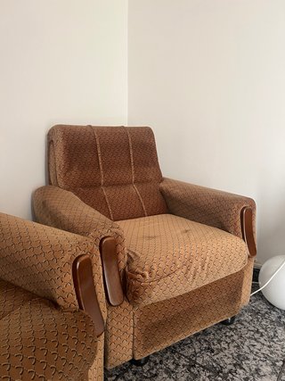 Sillón antiguo tela y madera