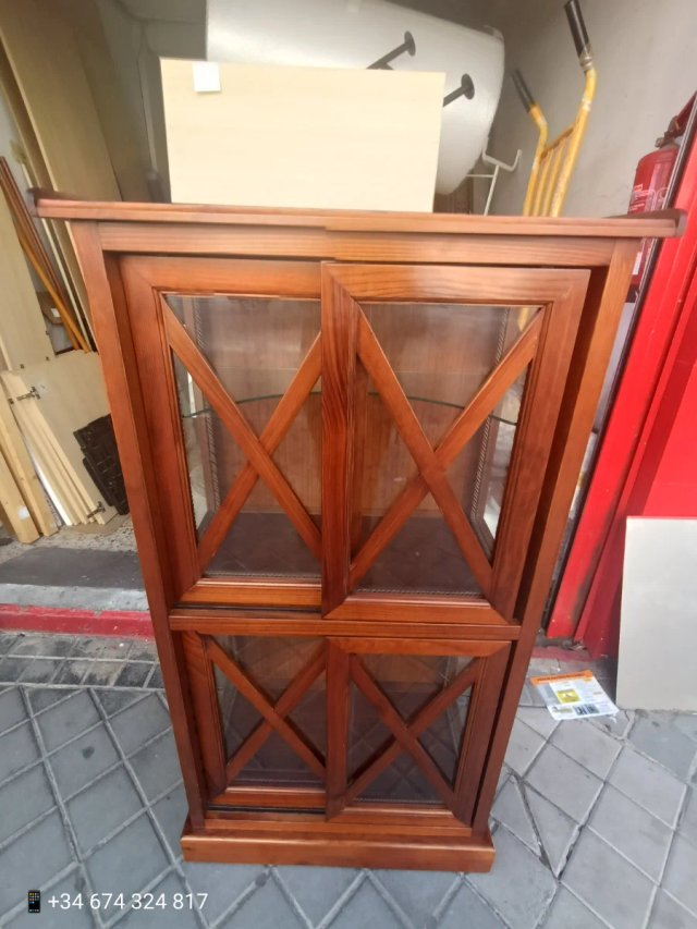Vitrina madera puertas correderas cristal
