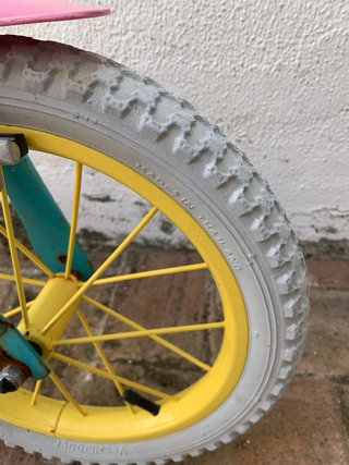 Bicicleta infantil azul y rosa