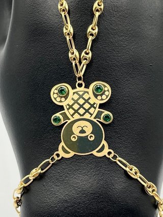 PULSERA MANITA OSO GRANDE PIEDRA VERDE . Oro 18k.