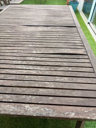 Mesa de jardín de madera