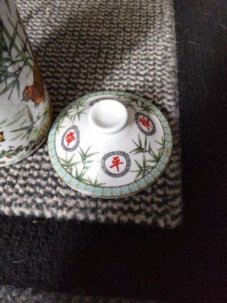 Chávena Oriental em Porcelana com Galos