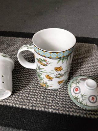 Chávena Oriental em Porcelana com Galos