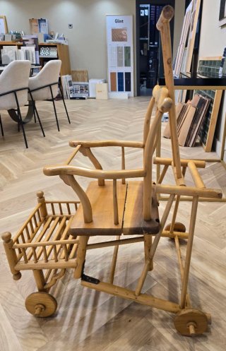 Trona antigua  madera convertible infantil ruedas
