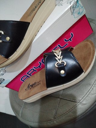 Ciabatte Arya Fly N.35 Nero e Oro