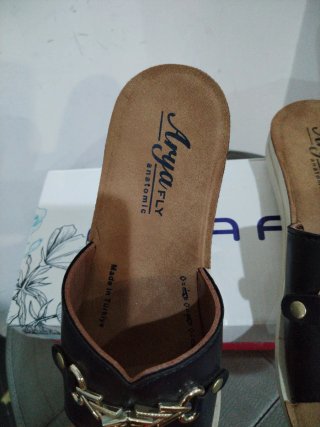 Ciabatte Arya Fly N.35 Nero e Oro