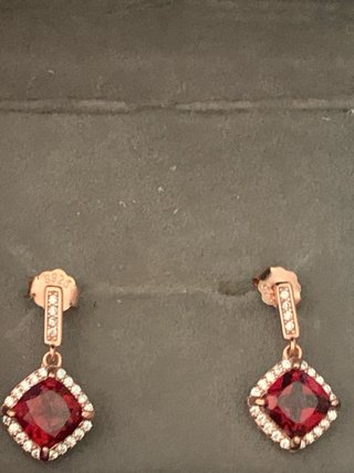Pendientes Granate Corte Cojín