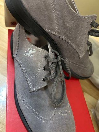Zapatos Ferrari niño grises