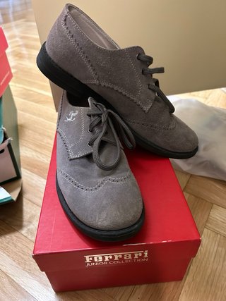 Zapatos Ferrari niño grises