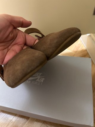 Zapatos planos niña ante marrón
