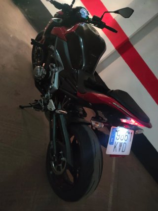 Kawasaki Z900 Roja y Negra