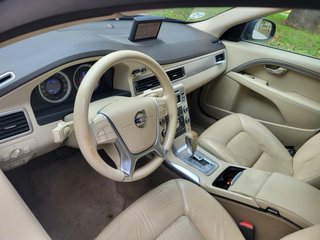 Volvo V70 2010