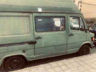 Mercedes-Benz 207D 1985