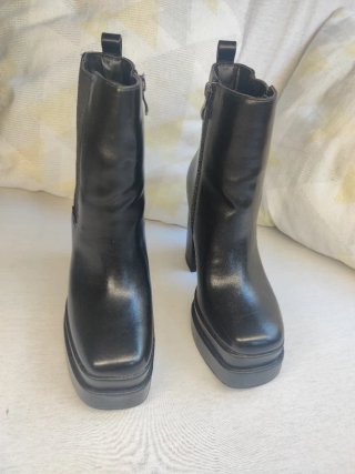Botines de tacón alto y plataforma negros