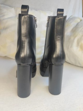 Botines de tacón alto y plataforma negros