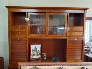 Mueble de salón madera y cristal