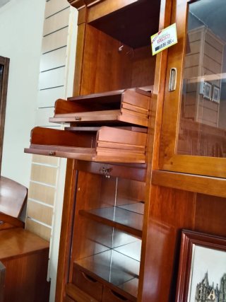 Mueble de salón madera y cristal