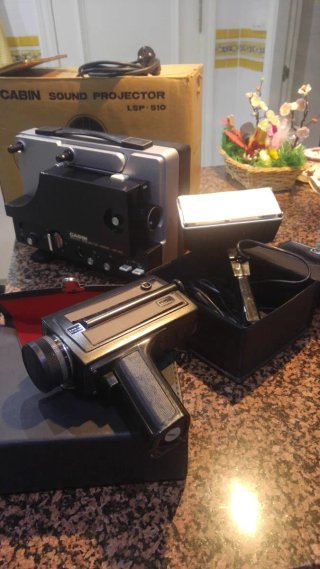 Proyector y cámara vintage