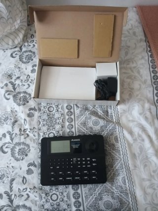 Caja de ritmos Alesis SR-16