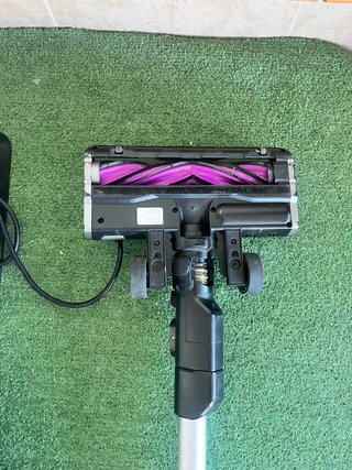Aspiradora Sin Cable Eureka c/ Base Autovaciado
