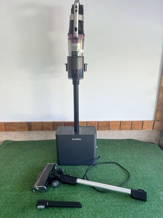 Aspiradora Sin Cable Eureka c/ Base Autovaciado