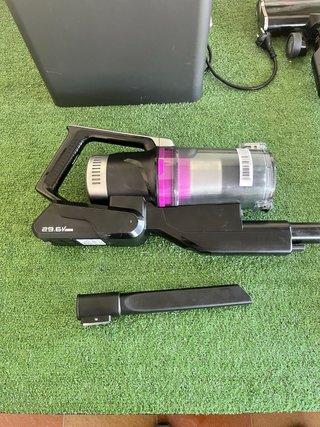 Aspiradora Sin Cable Eureka c/ Base Autovaciado