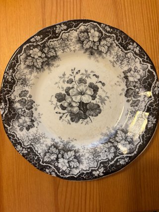 Plato de porcelana antiguo floral