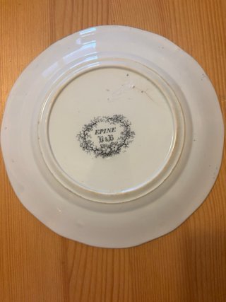 Plato de porcelana antiguo floral