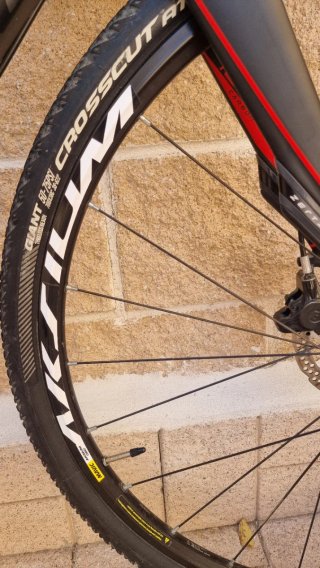 Specialized Sirrus Expert Carbon gravel URGE